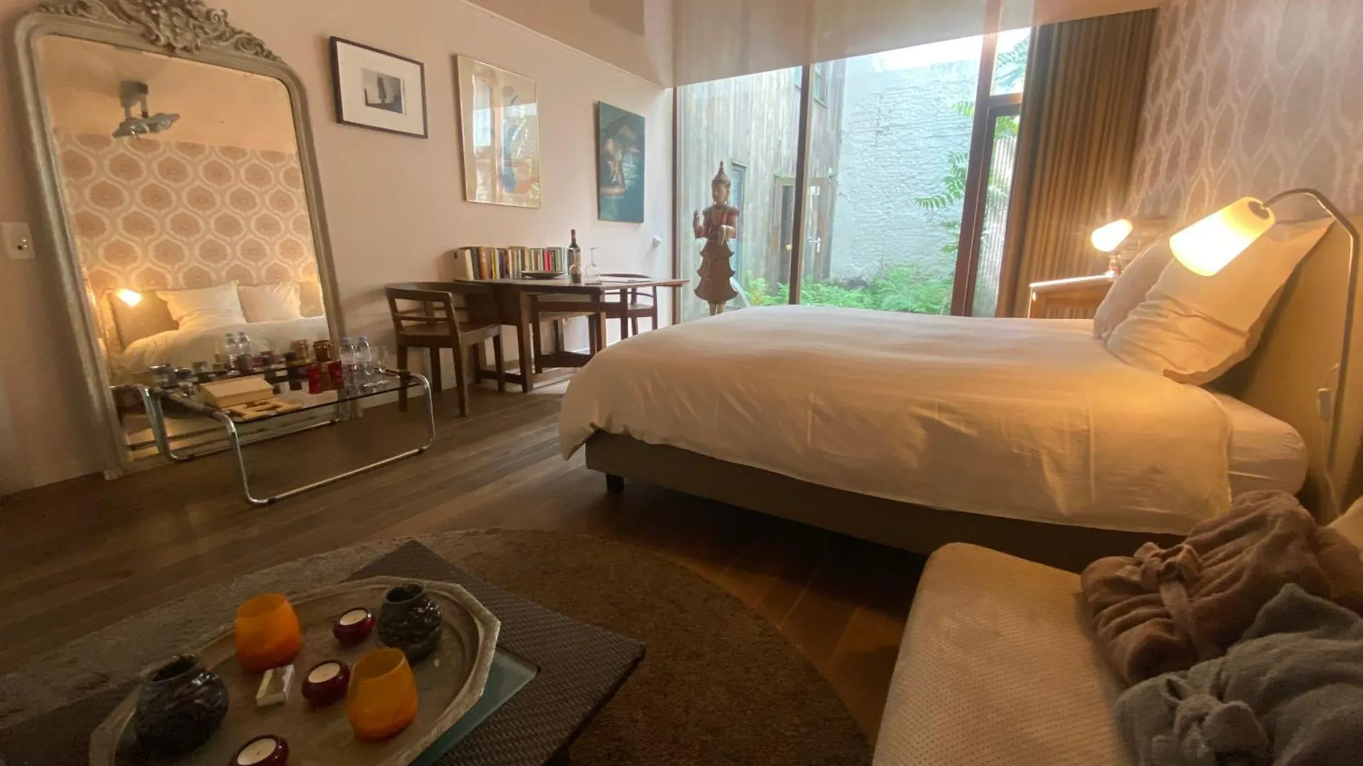 **  Schopenhauer Bed & Breakfast Gent Belçika