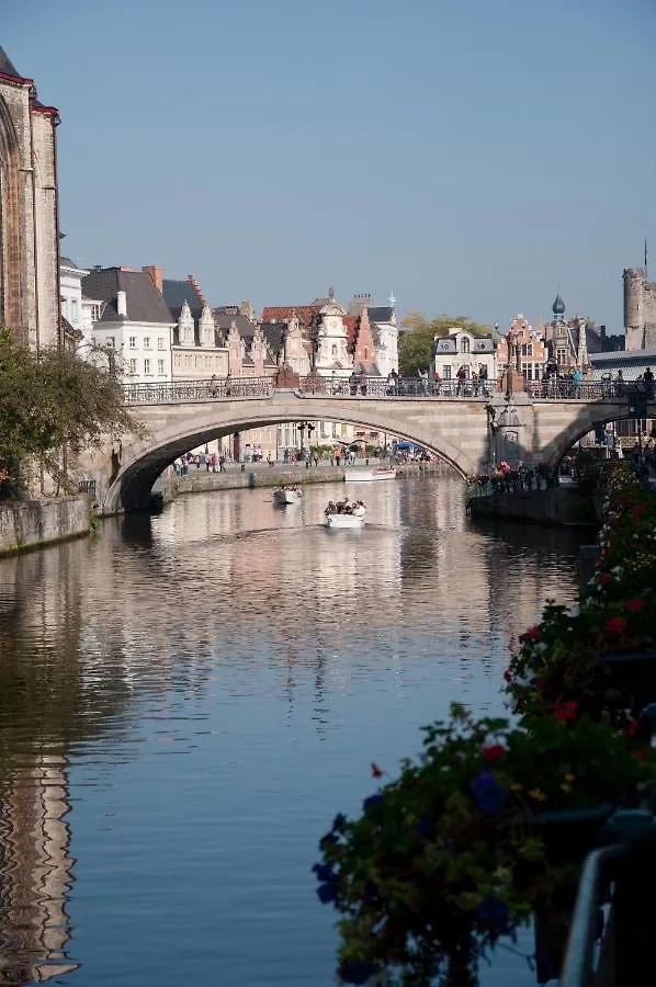 B&B Schopenhauer Ghent Bed & Breakfast